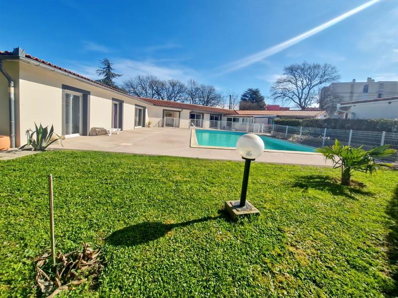 Maison - 162 m² - 5 pièces