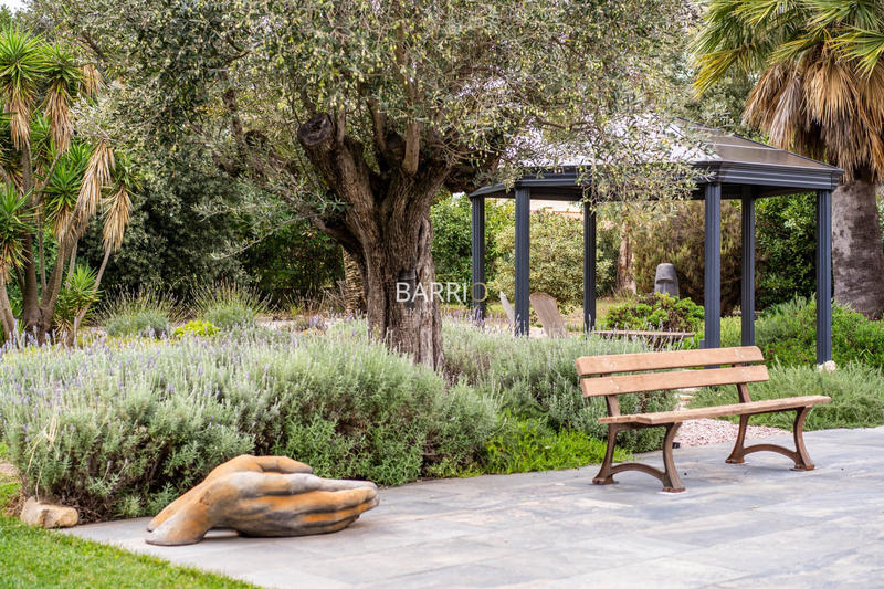 Mas - 213 m² - 4 pièces