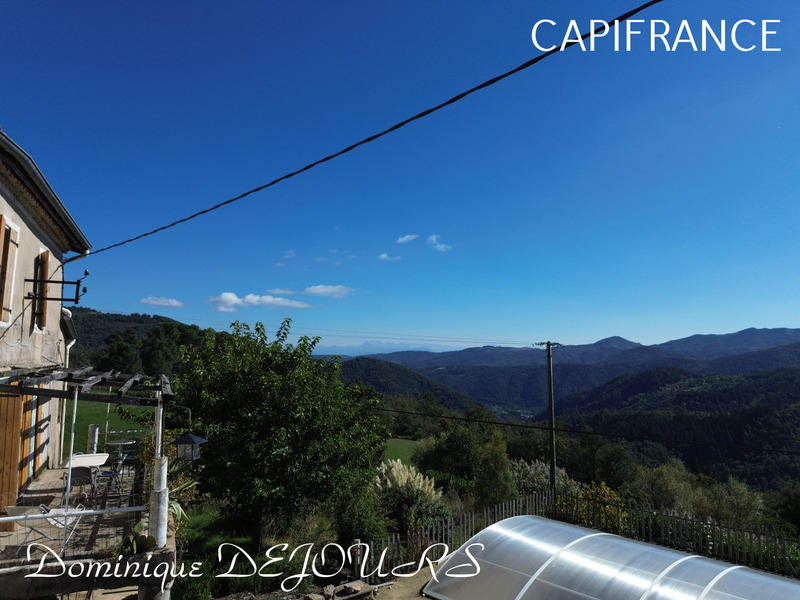 Maison - 250 m² - 8 pièces