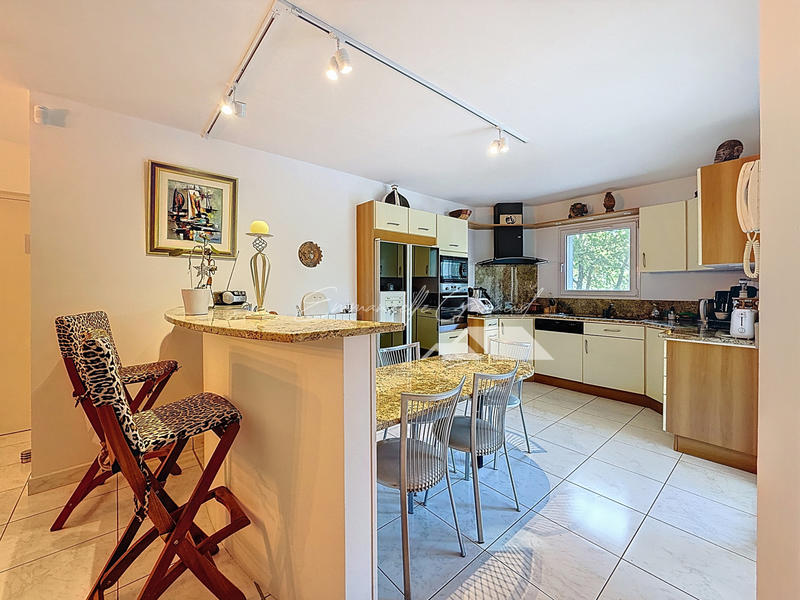 Maison - 168 m² - 7 pièces