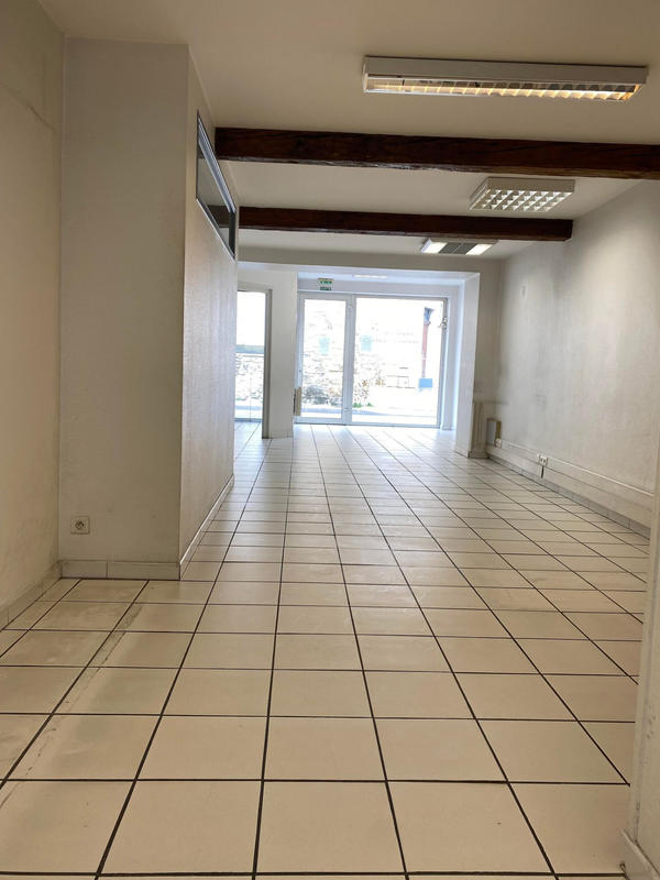 Local commercial - 150 m² - 3 pièces