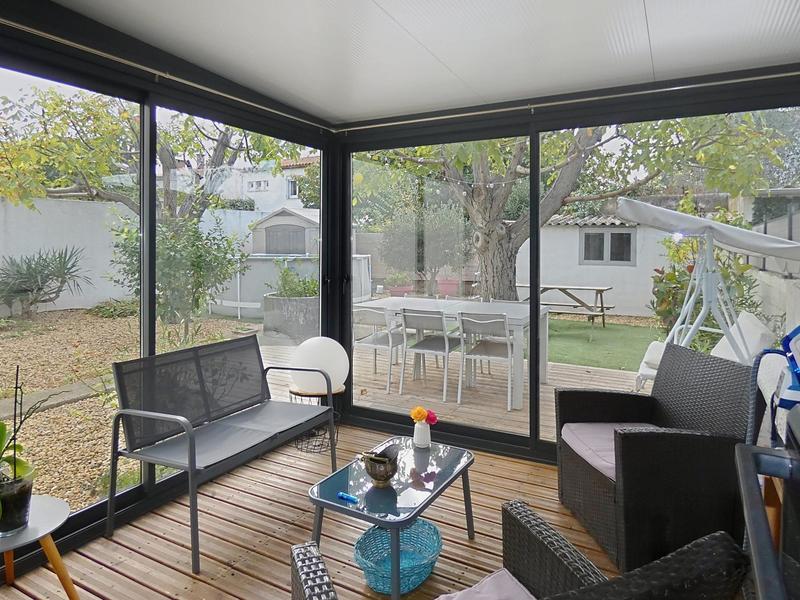 Villa - 100 m² - 5 pièces