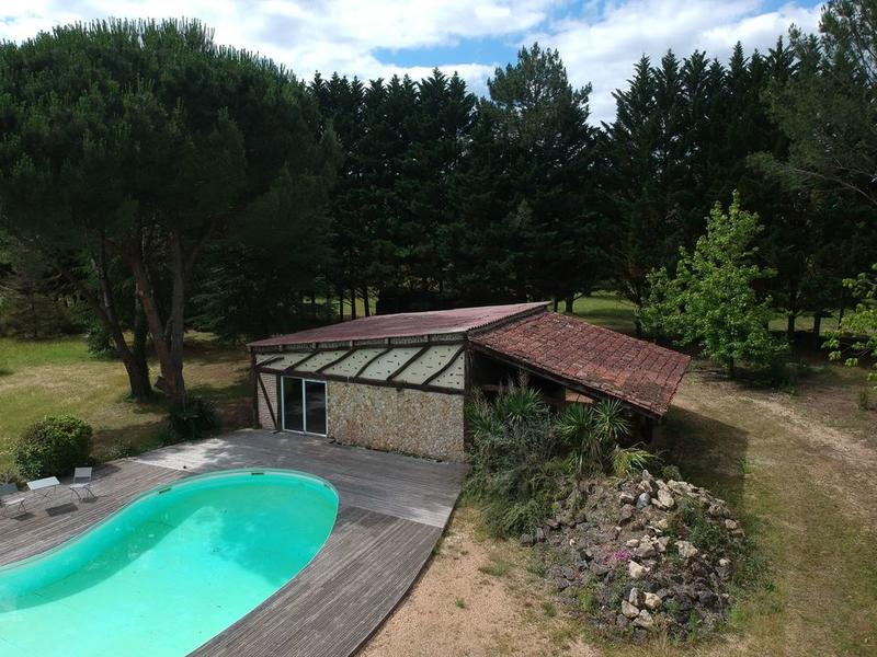 Maison en pierre - 260 m² - 8 pièces