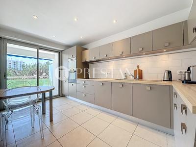 Appartement sur toit - 90 m² - 3 pièces