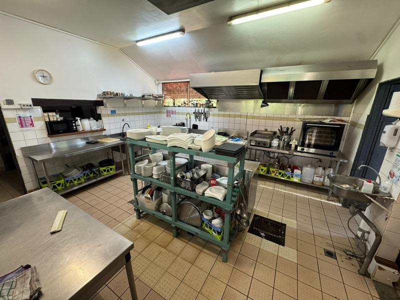 Fonds de commerce - 1 368 m²