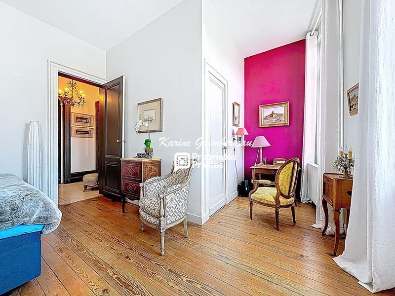 Propriété - 201 m² - 6 pièces