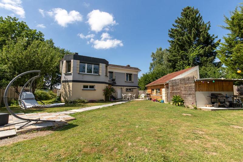 Maison - 188 m² - 9 pièces