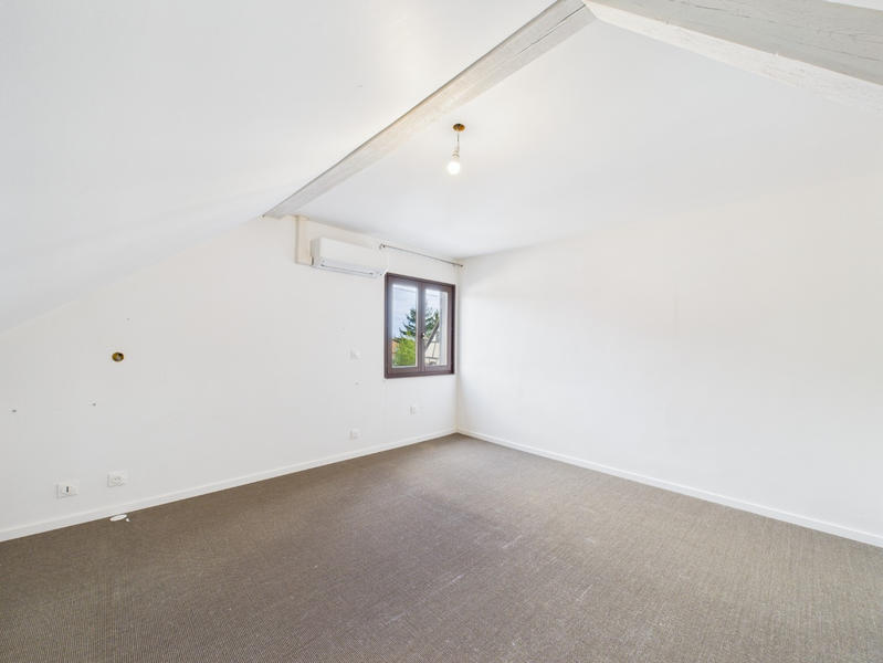 Maison - 143 m² - 8 pièces