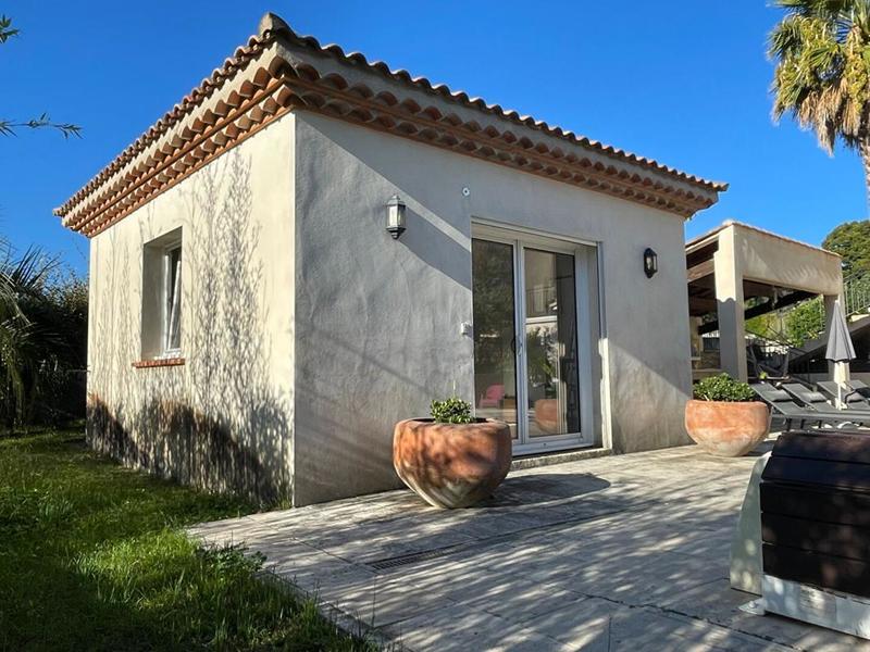 Maison - 288 m² - 10 pièces