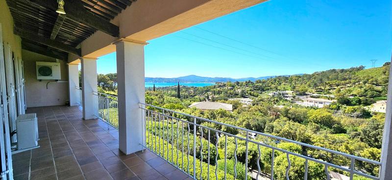 Maison - 242 m² - 7 pièces