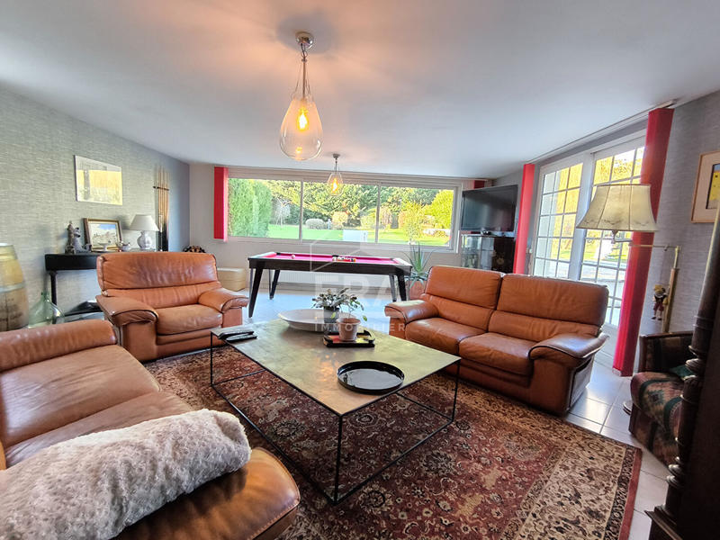 Maison - 269 m² - 12 pièces