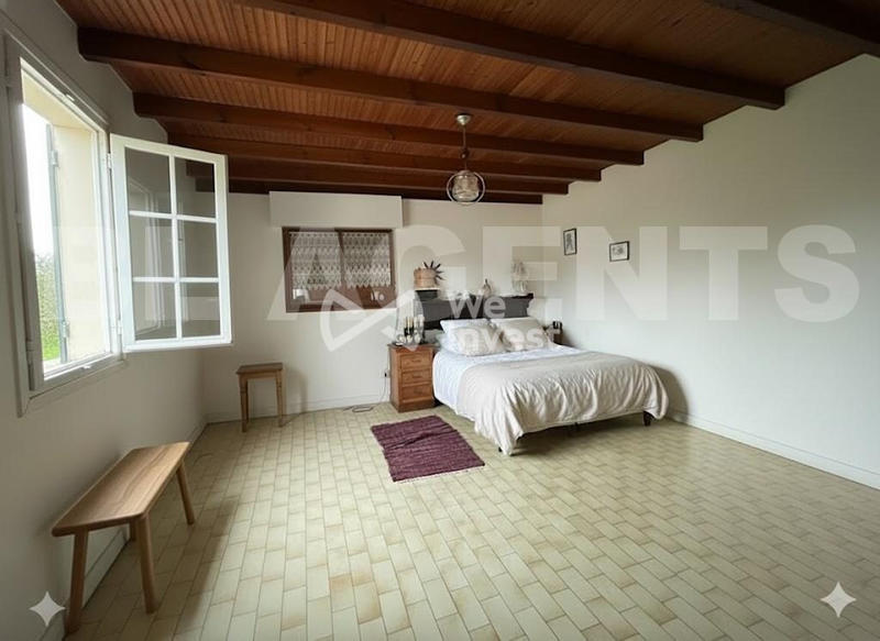 Maison - 226 m² - 7 pièces