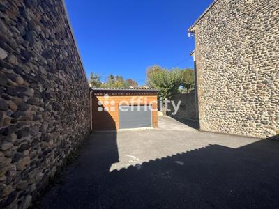 Maison - 305 m² - 13 pièces