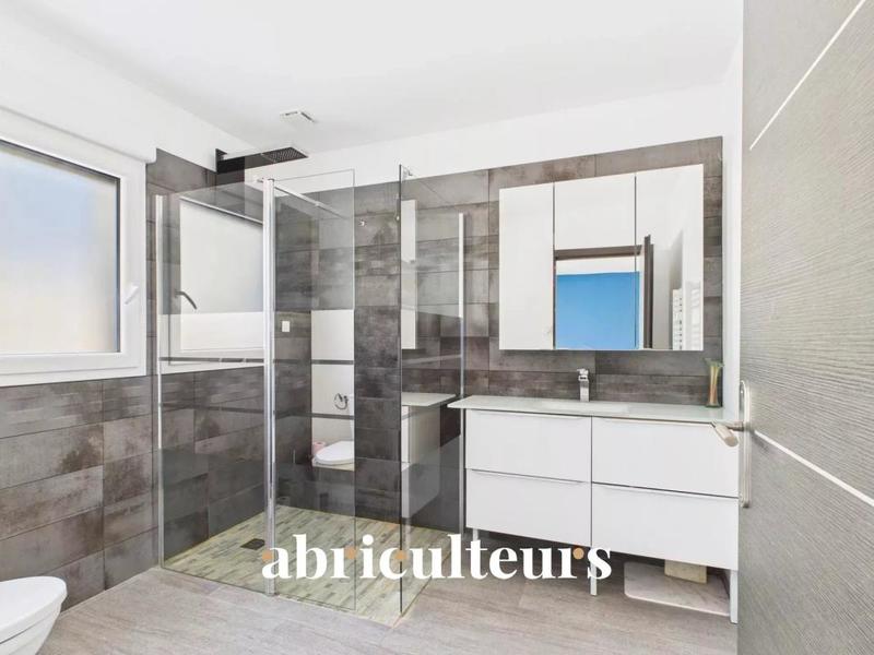 Maison - 186 m² - 4 pièces