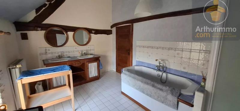 Maison - 273 m² - 8 pièces