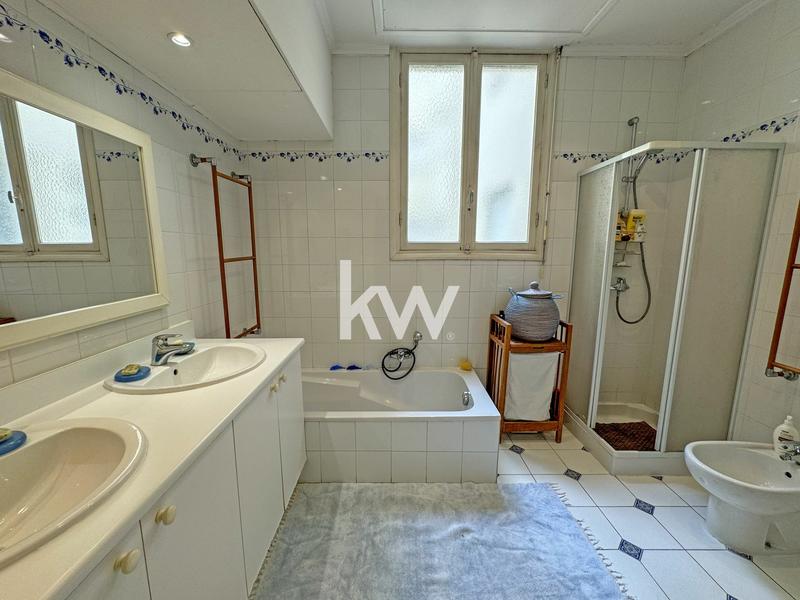 Appartement - 120 m² - 4 pièces