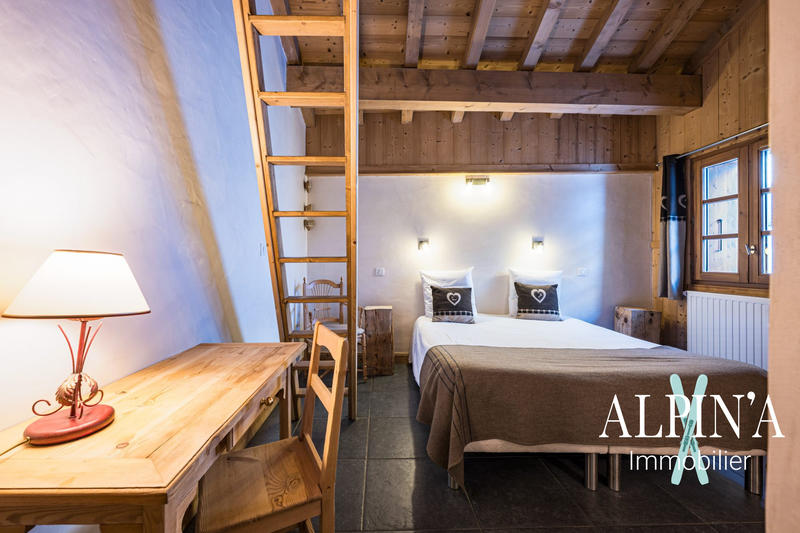 Châlet - 414 m² - 9 pièces