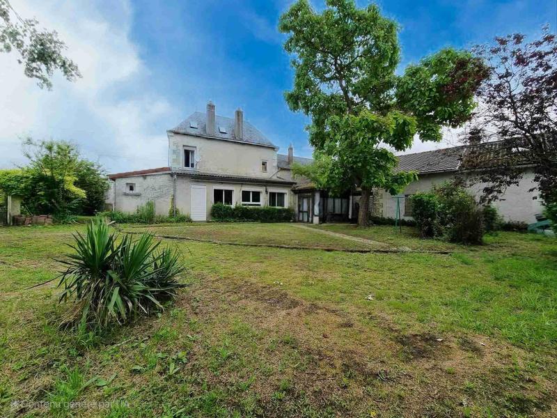 Maison en pierre - 176 m² - 7 pièces