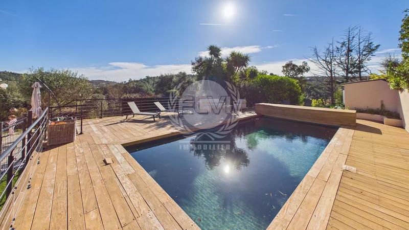 Maison - 91 m² - 4 pièces