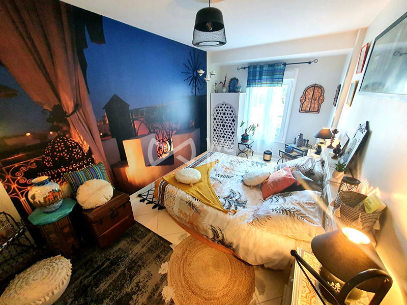 Maison - 186 m² - 9 pièces