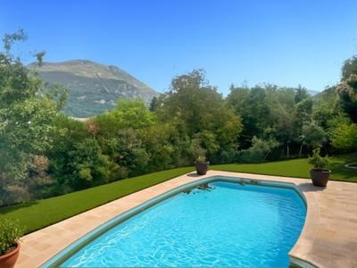 Maison - 290 m² - 7 pièces