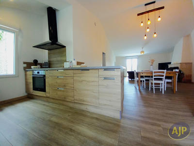 Maison - 95 m² - 4 pièces