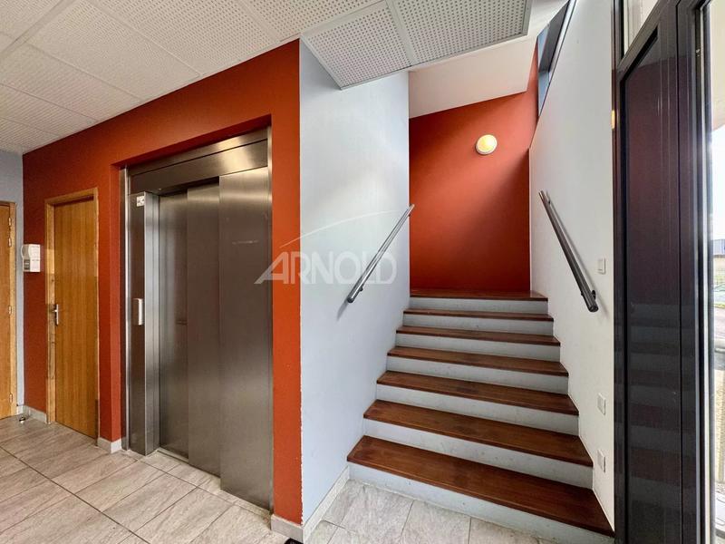 Bureau - 173 m² - 7 pièces