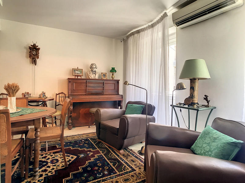 Maison - 200 m² - 6 pièces