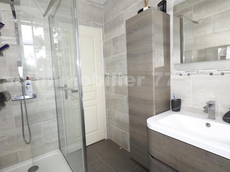 Maison traditionnelle - 118 m² - 6 pièces