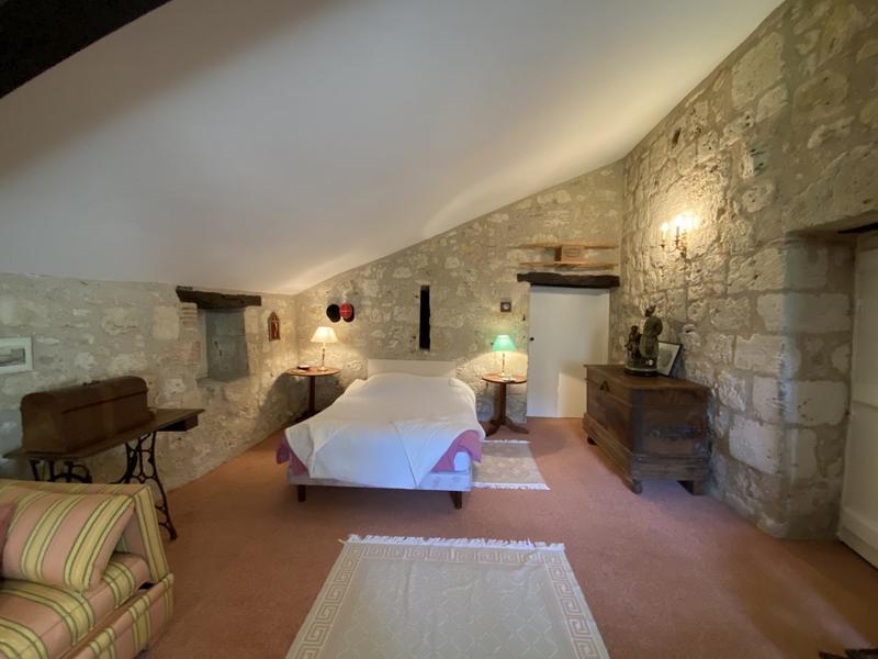 Maison - 365 m² - 8 pièces