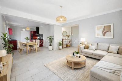 Maison traditionnelle - 103 m² - 5 pièces