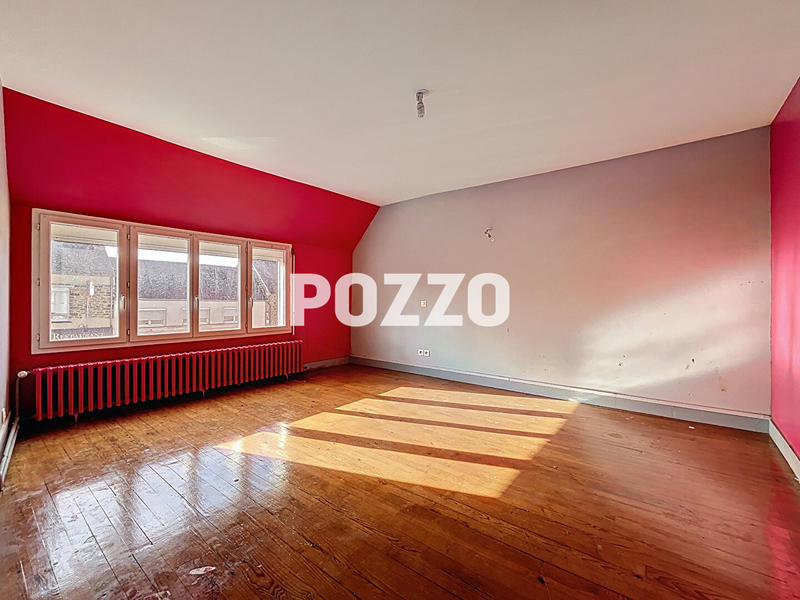 Maison - 600 m² - 6 pièces