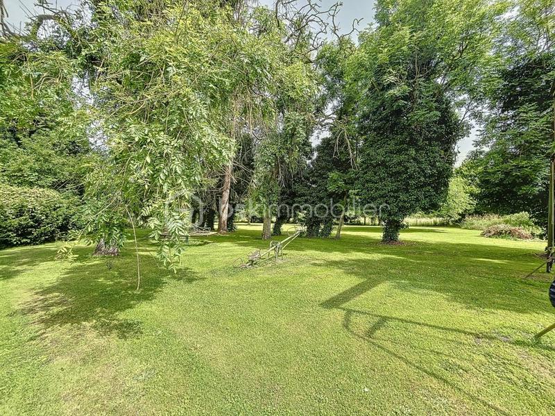 Propriété - 550 m² - 18 pièces