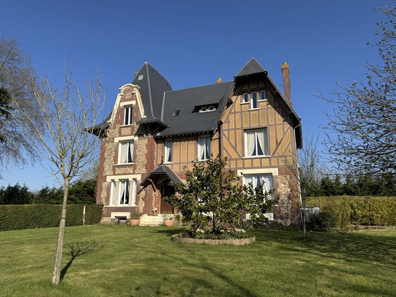 Maison - 700 m² - 15 pièces