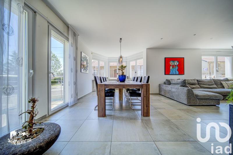 Maison - 250 m² - 10 pièces