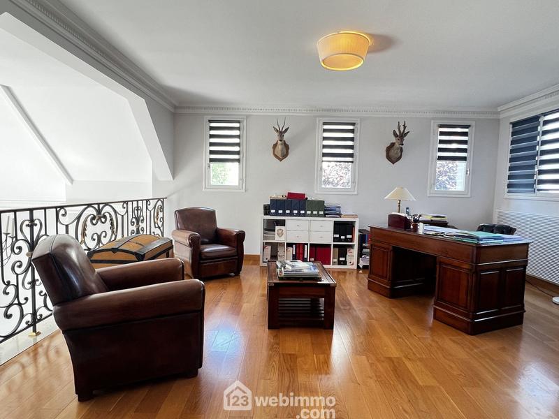 Maison - 190 m² - 6 pièces