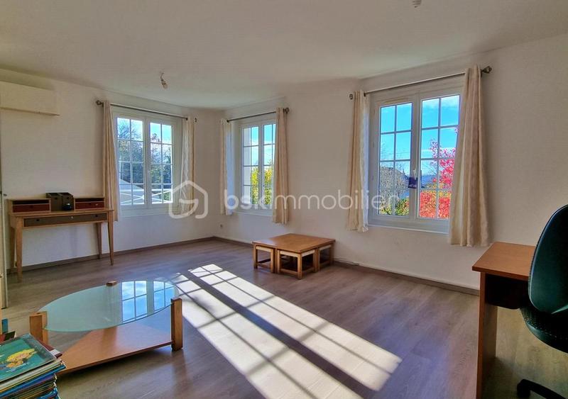 Demeure - 258 m² - 8 pièces