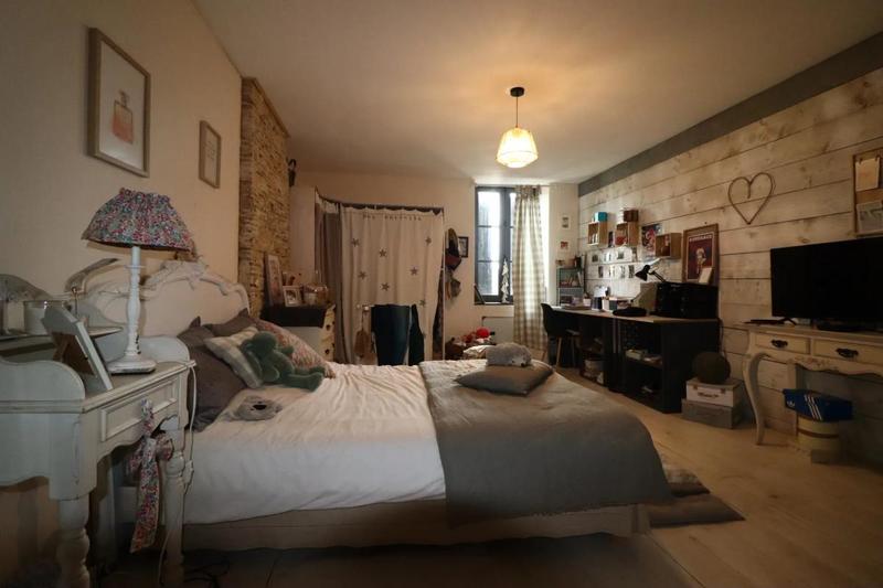 Maison en pierre - 350 m² - 8 pièces