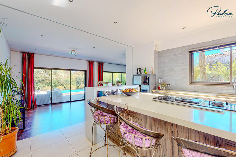 Villa - 235 m² - 7 pièces