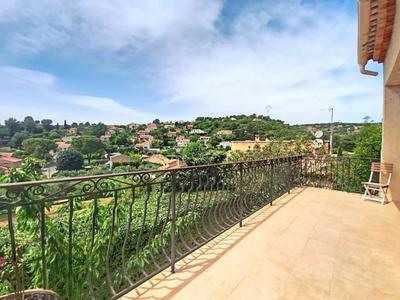 Maison - 180 m² - 8 pièces