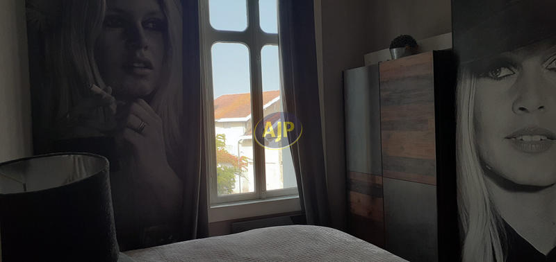 Maison - 262 m² - 6 pièces