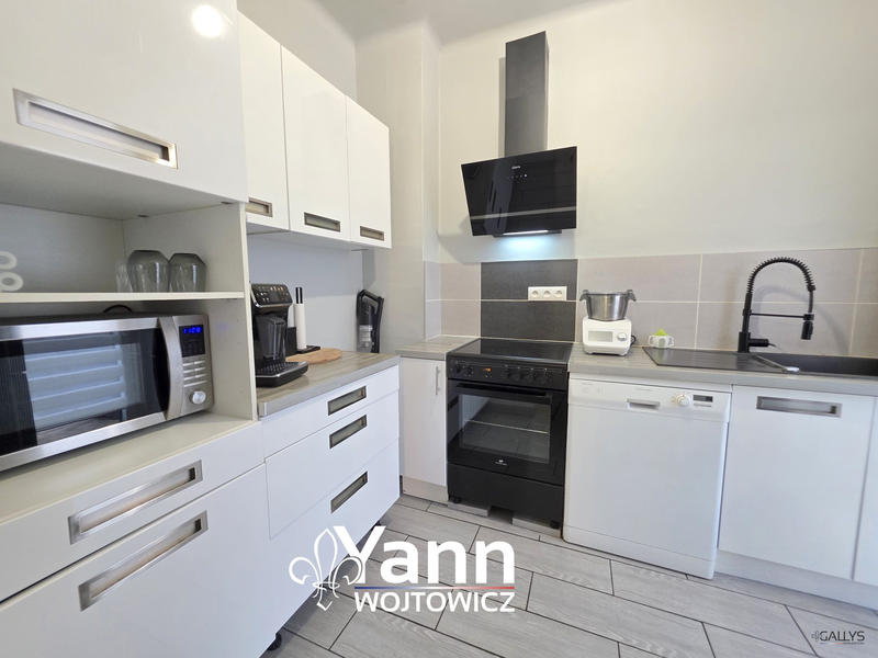 Maison - 92 m² - 5 pièces