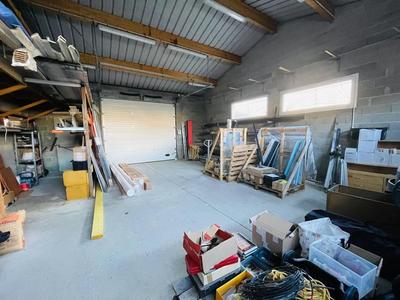 Local commercial - 180 m² - 5 pièces