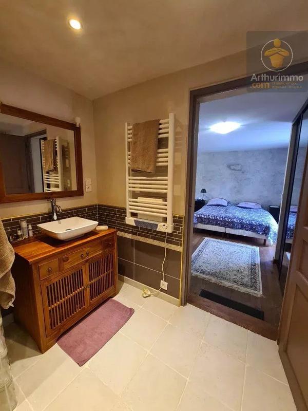 Maison - 265 m² - 8 pièces