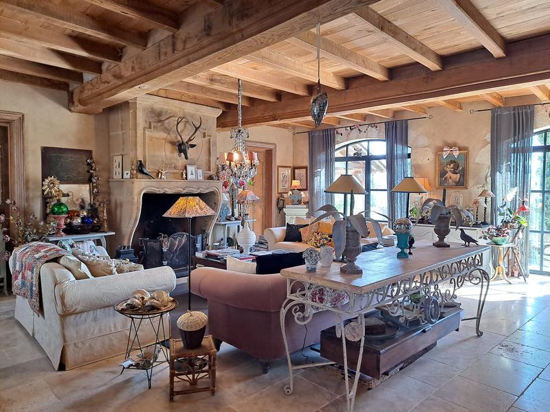 Maison - 654 m² - 16 pièces