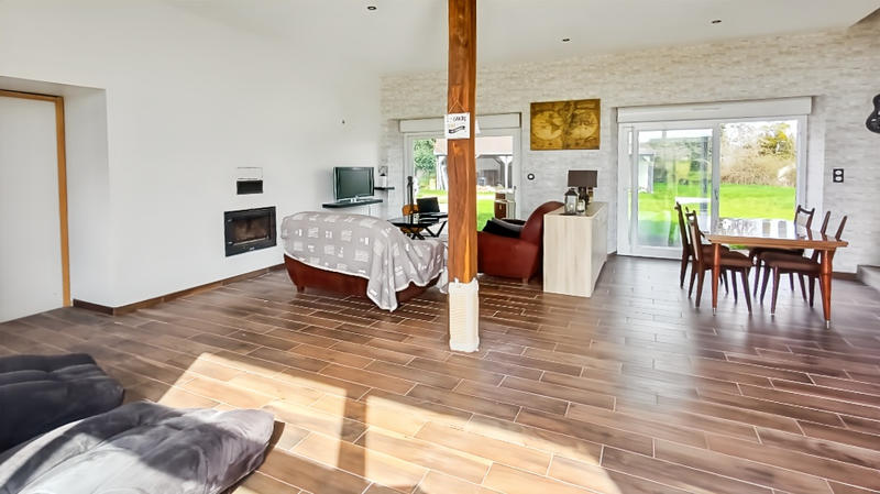 Maison - 320 m² - 8 pièces