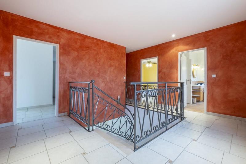 Maison - 408 m² - 11 pièces