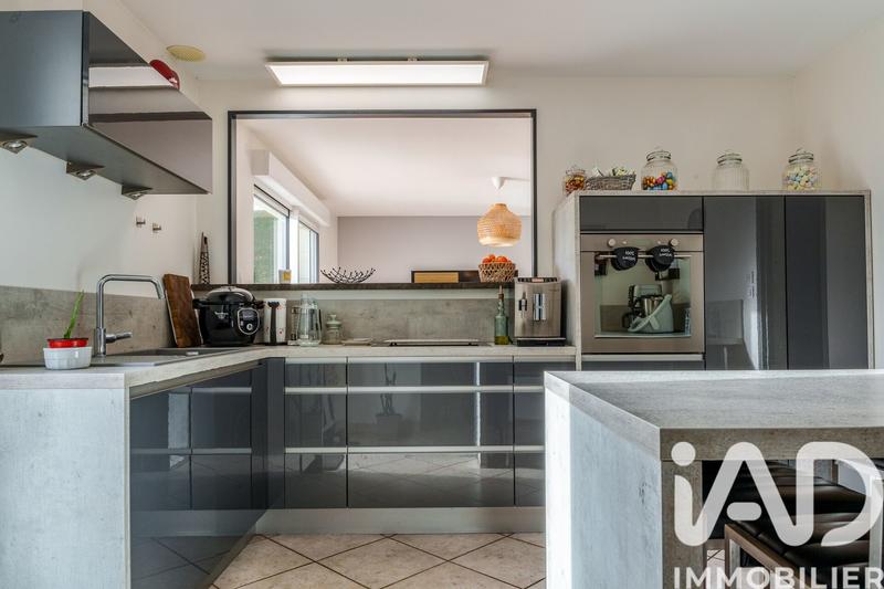 Maison - 175 m² - 8 pièces