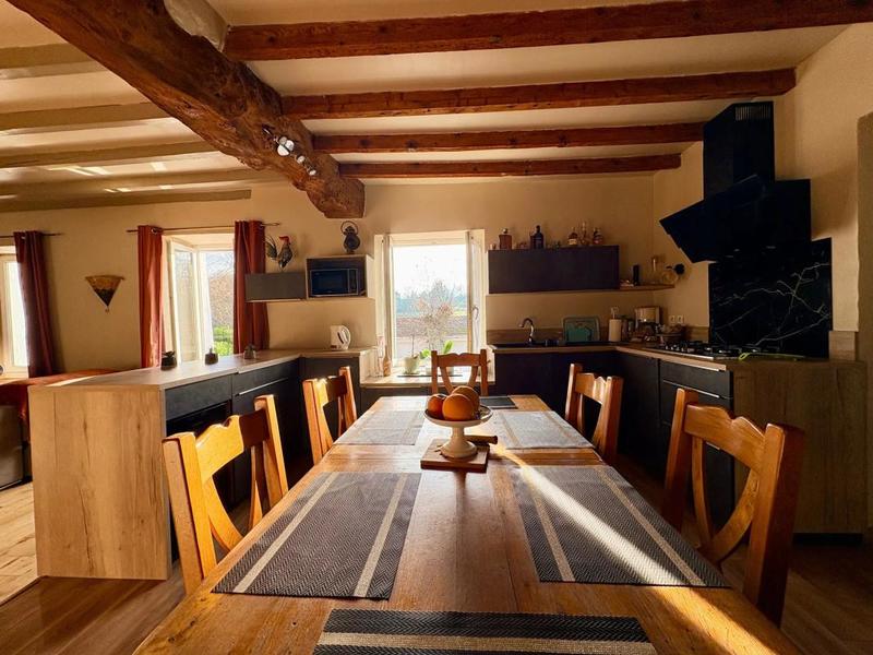 Maison - 260 m² - 8 pièces