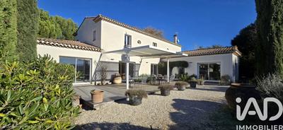 Maison - 280 m² - 9 pièces